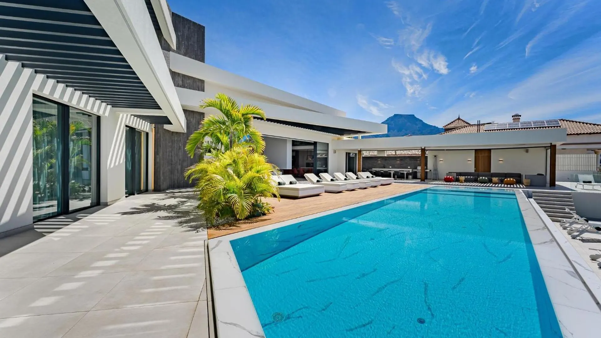 Villa Volcano 阿德耶